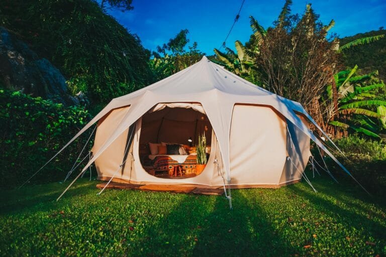 Los Glamping en el Cajón del Maipo son unos de los mayores atractivos si te gusta conectar con la naturaleza de manera cómoda y sin complicaciones.